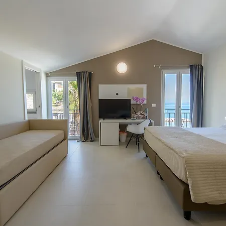 Vistamare Bed & Breakfast 4*