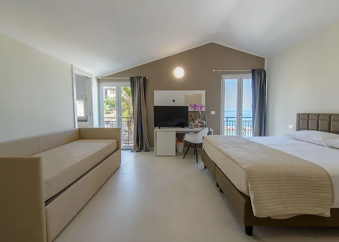 Vistamare לינה וארוחת בוקר 4*