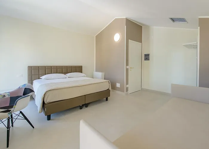 לינה וארוחת בוקר Vistamare אגרופולי